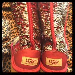 Berry colored Ugg Sparkle Boots